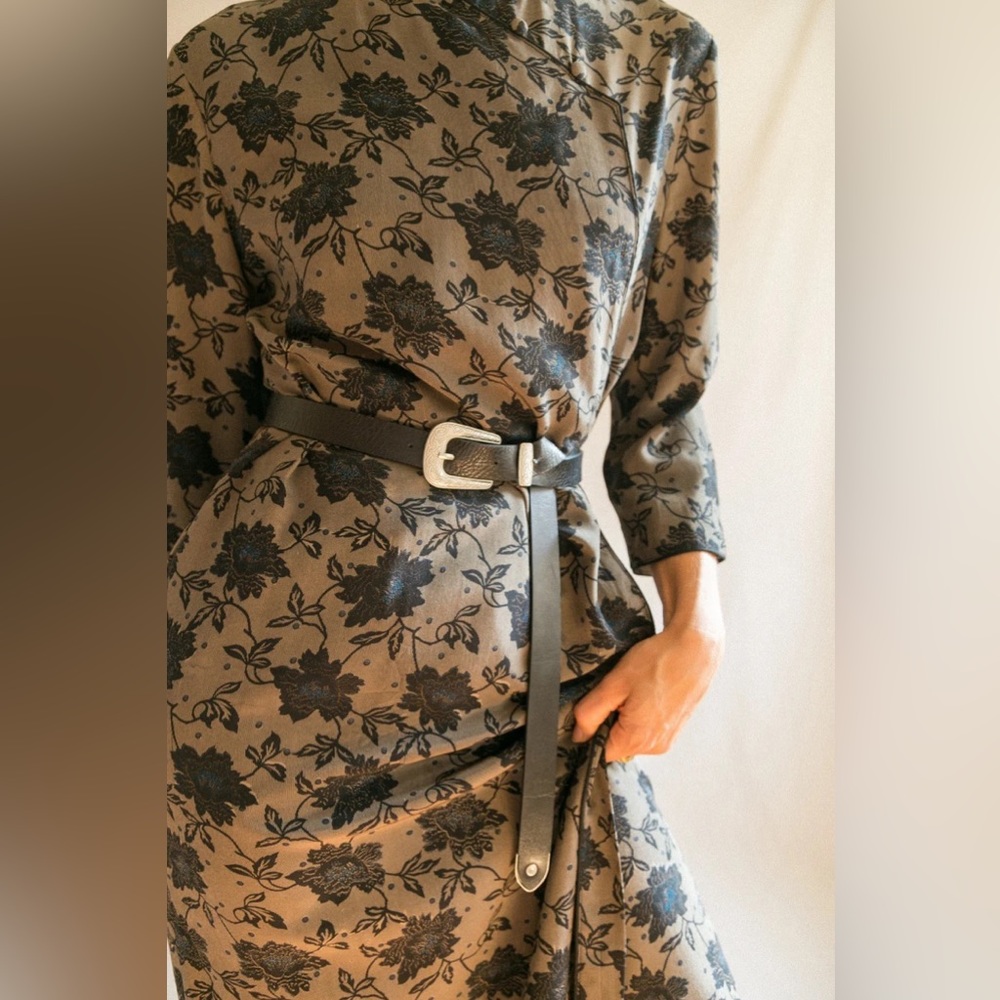 Mandarin collar dress - Picture 7 of 8